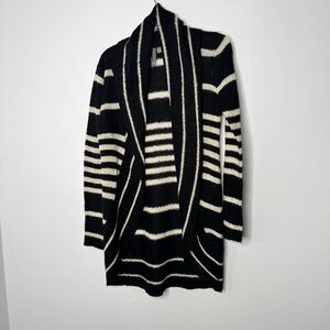 Quinn black and cream cardigan size large